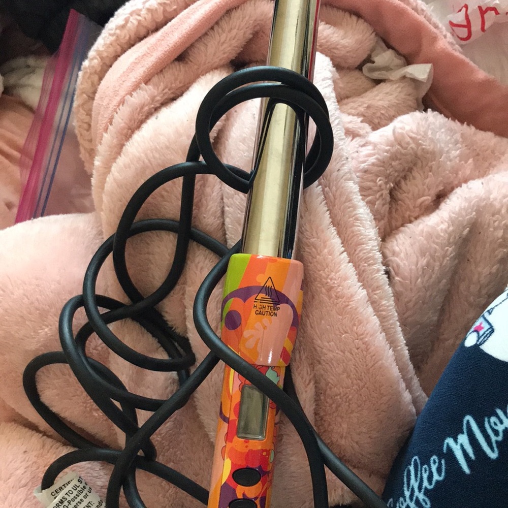 Amika Hair wand!